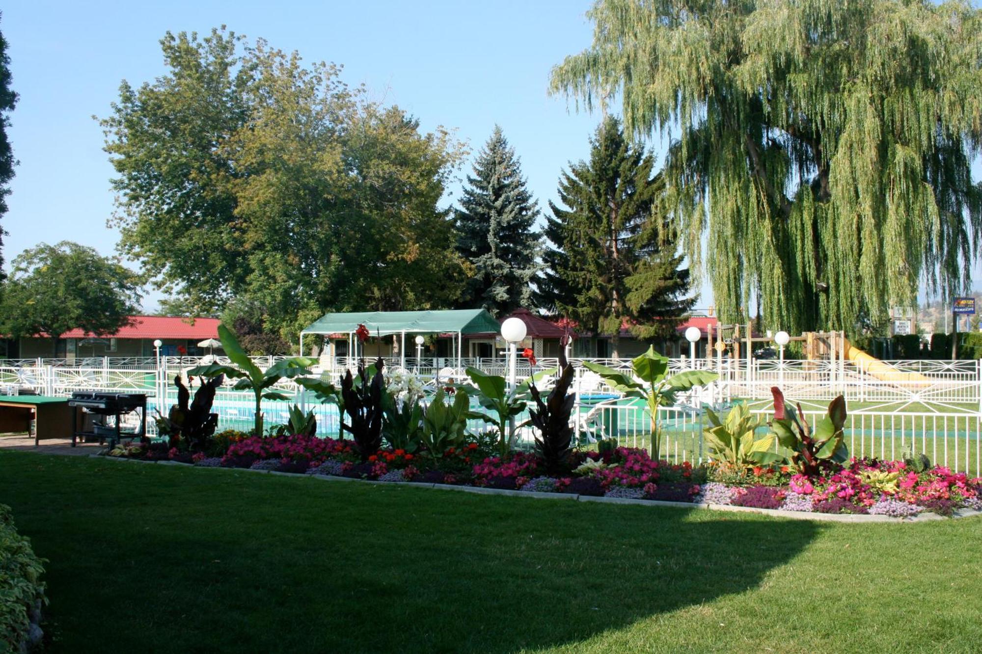 Okanagan Seasons Resort Kelowna Exterior foto